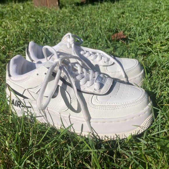 Women's Air Force 1s - Picture 2 of 5